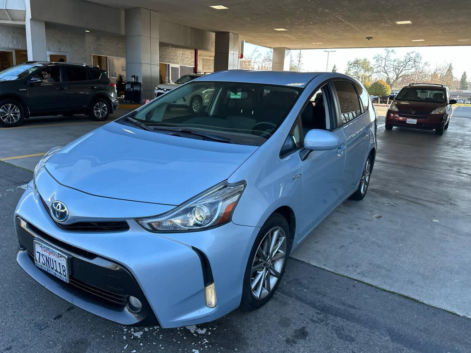 TOYOTA PRIUS V 2016 JTDZN3EU9GJ041513 image